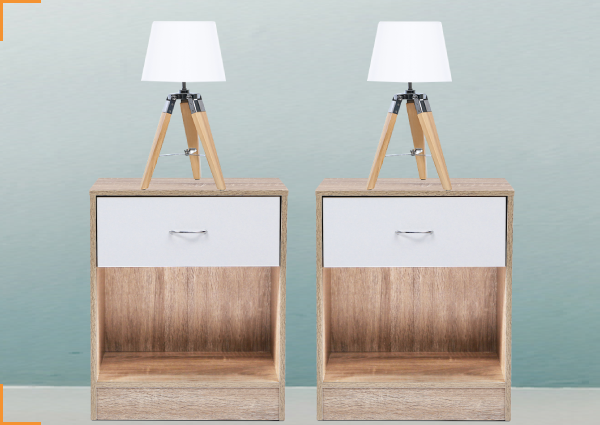 2 TABLES DE CHEVET BOIS ET HETRE + 2 LAMPES DE CHEVET TREPIED BOIS BLANCHES