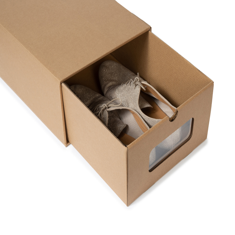 La boîte de chaussures géante : de la boite en carton au dressing
