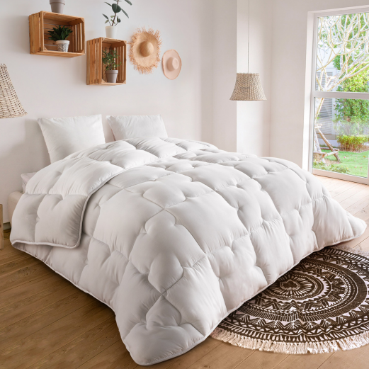 Couette 220x240 CM ELLIE blanche microfibre 700 gr + 2 oreillers