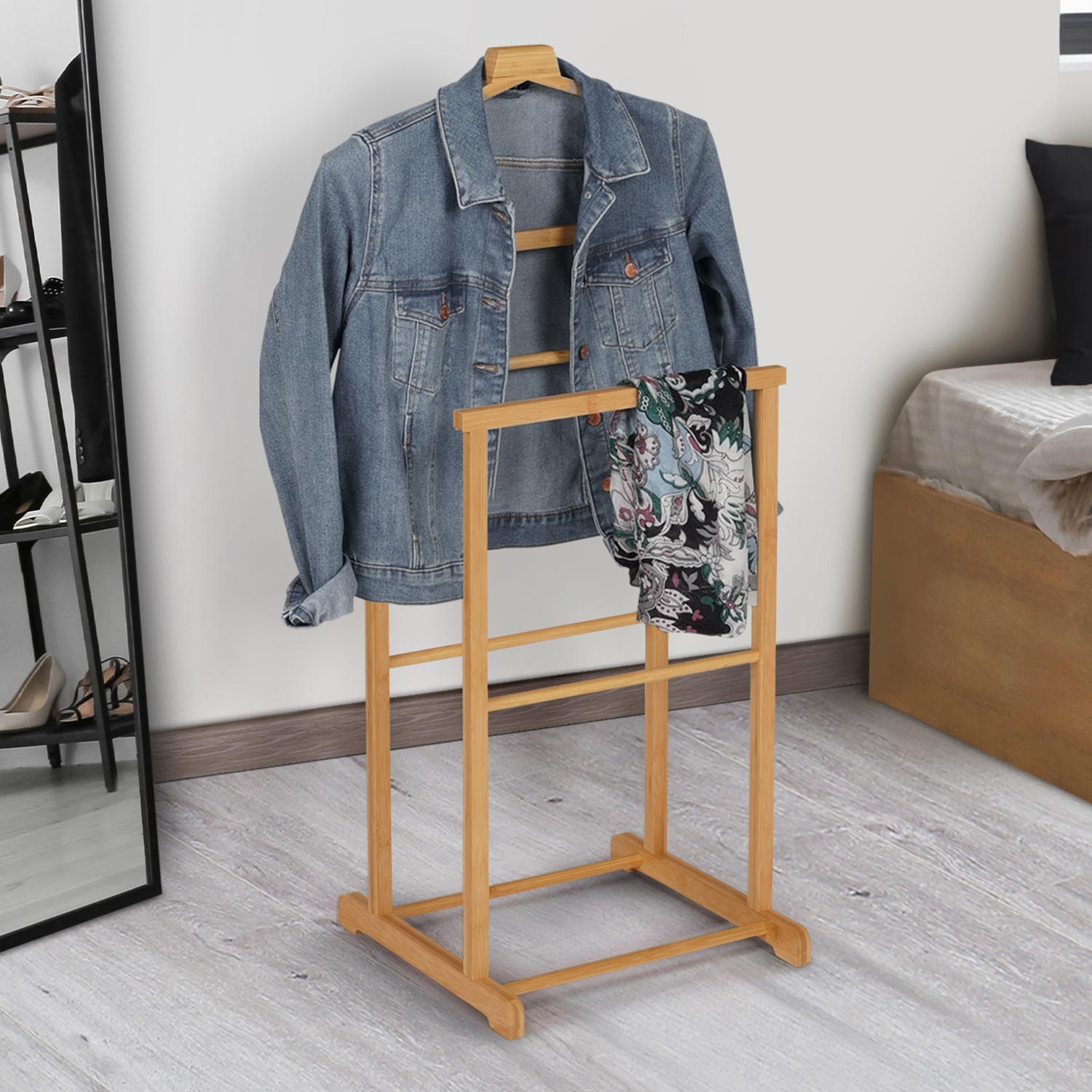 Valet de nuit en bambou portant à vêtements