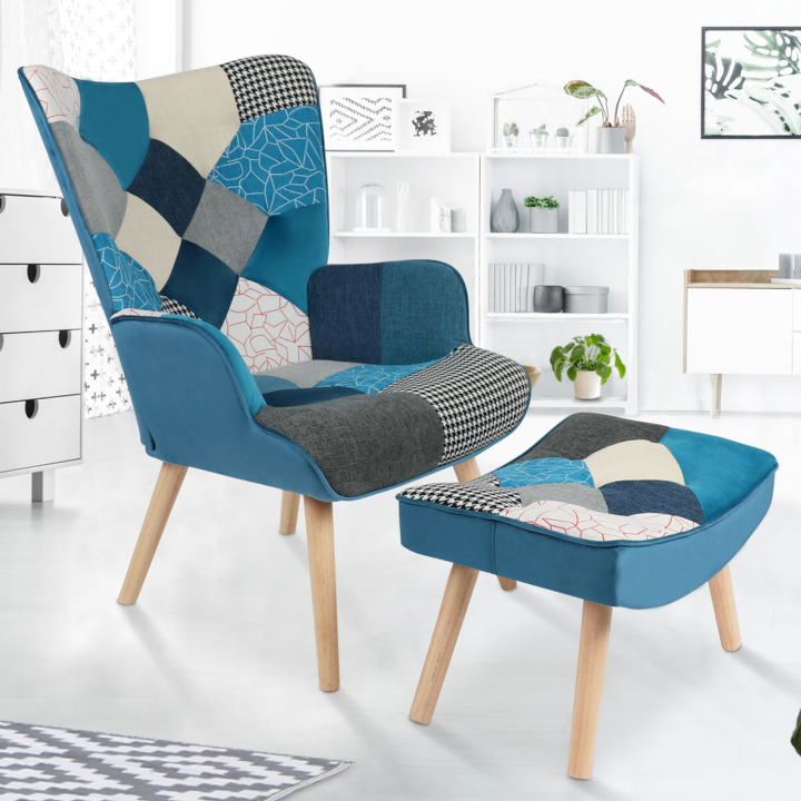 Fauteuil scandinave IVAR avec repose pieds en tissu patchwork et velours bleu Fauteuil scandinave IVAR avec repose pieds en tissu patchwork et velours bleu