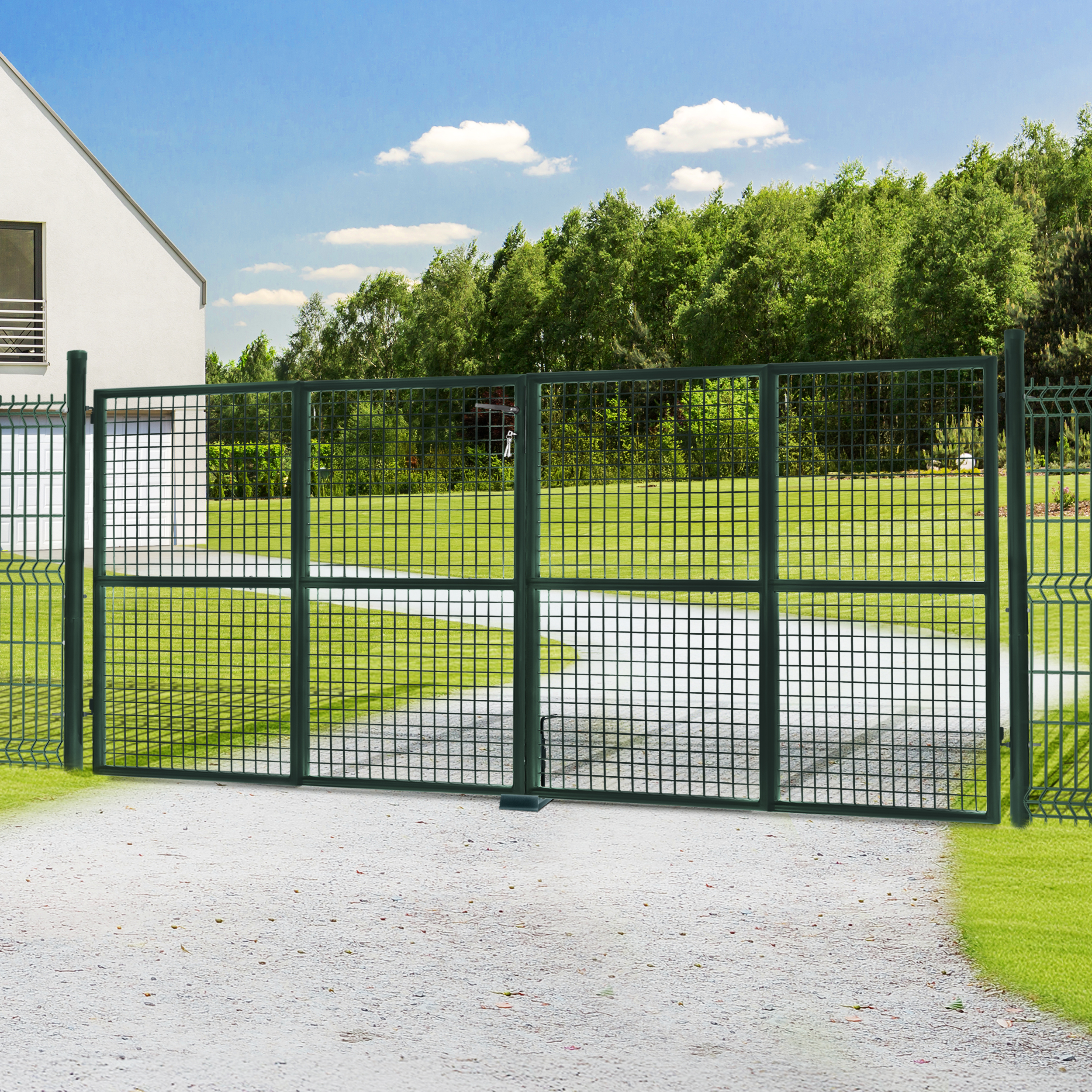 Portail battant grillagé en acier vert 3M15 x 1M50 avec serrure et poignée