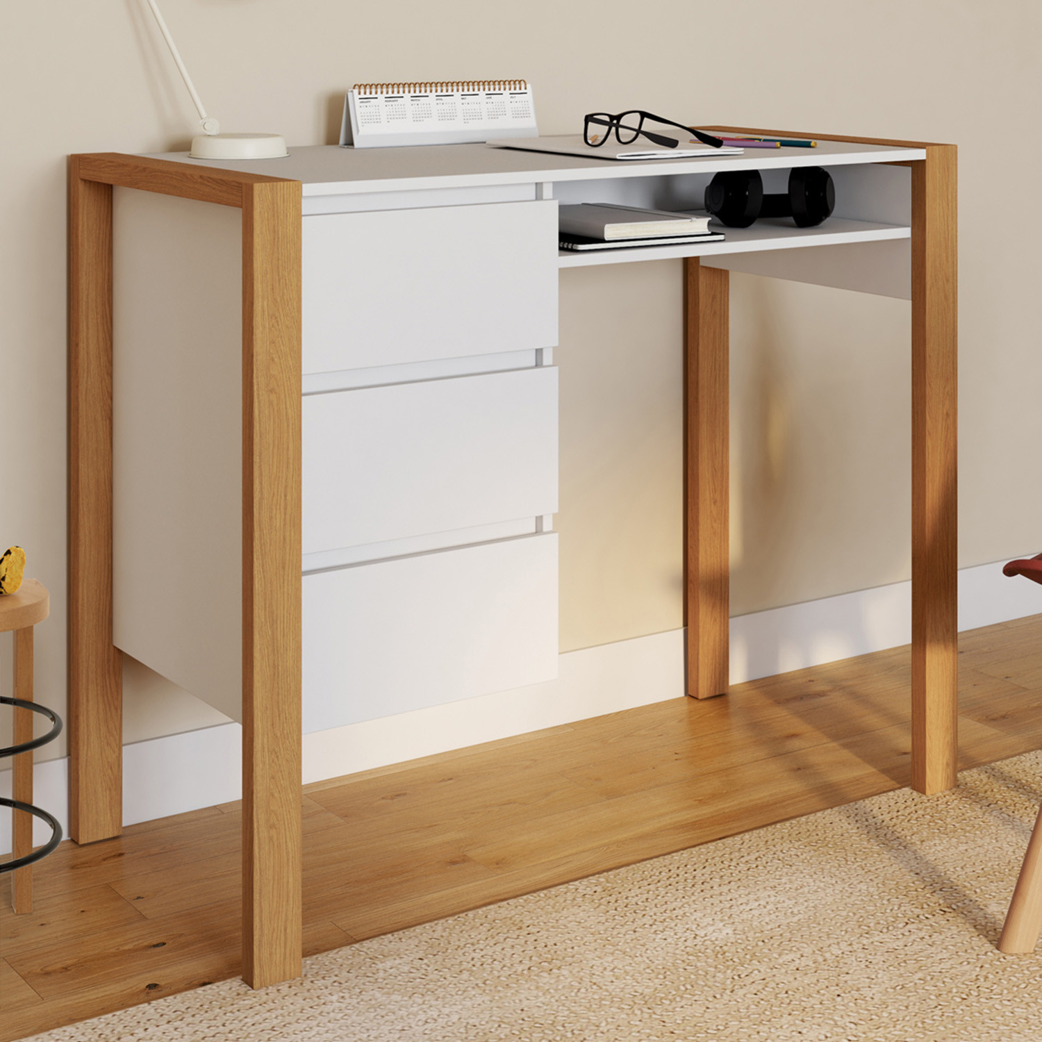 Bureau scandinave blanc et bois avec 3 tiroirs et niche