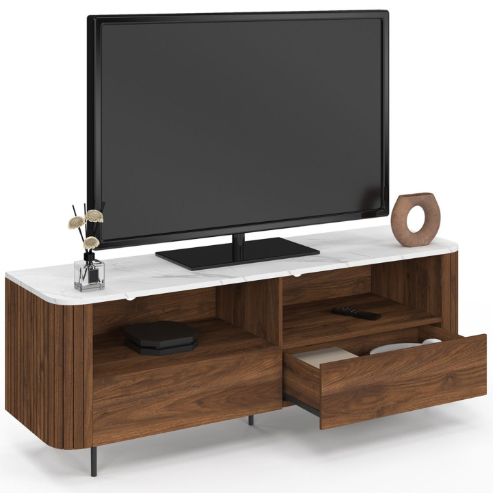 Meuble TV 140 cm MARLA noyer effet lattes 2 tiroirs et plateau marbre blanc ALASKA