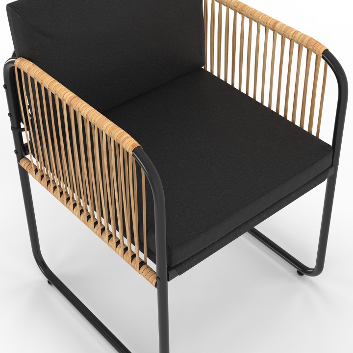 Set aus 4 Gartenstühlen RIO mit schwarzem Metallgestell, Seilen mit hellem Rattaneffekt und schwarzen Kissen
