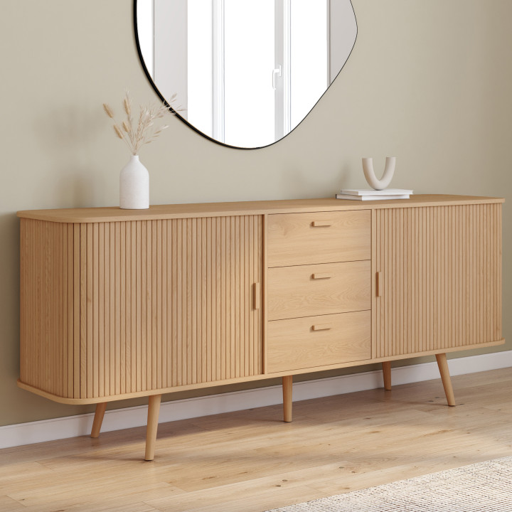 Credenza ROMIE XXL 200 cm con effetto doghe, 2 porte scorrevoli e 3 cassetti