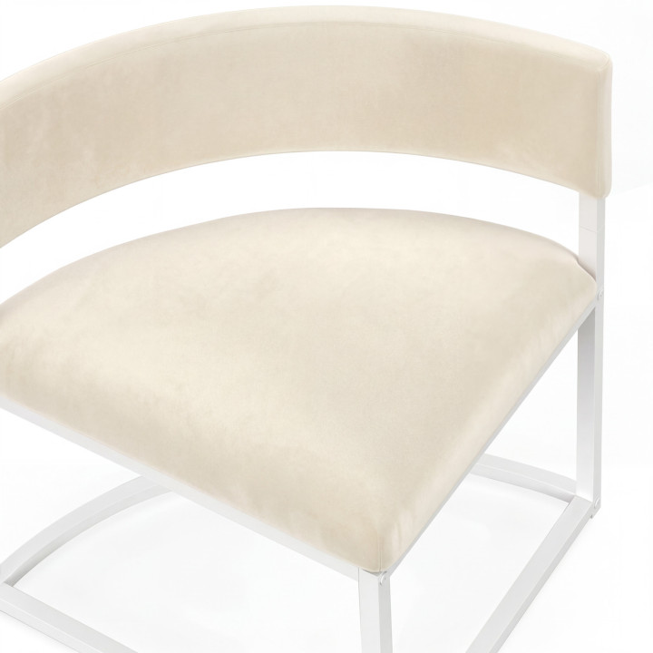 Set composto da tavolo e 4 sedie incastrabili MILENE in metallo bianco, con piano effetto faggio e rivestimento in velluto beige