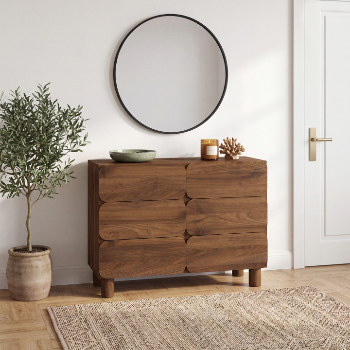 Cómoda SARANDA de 110 cm con 6 cajones redondeados, en madera con acabado de nogal