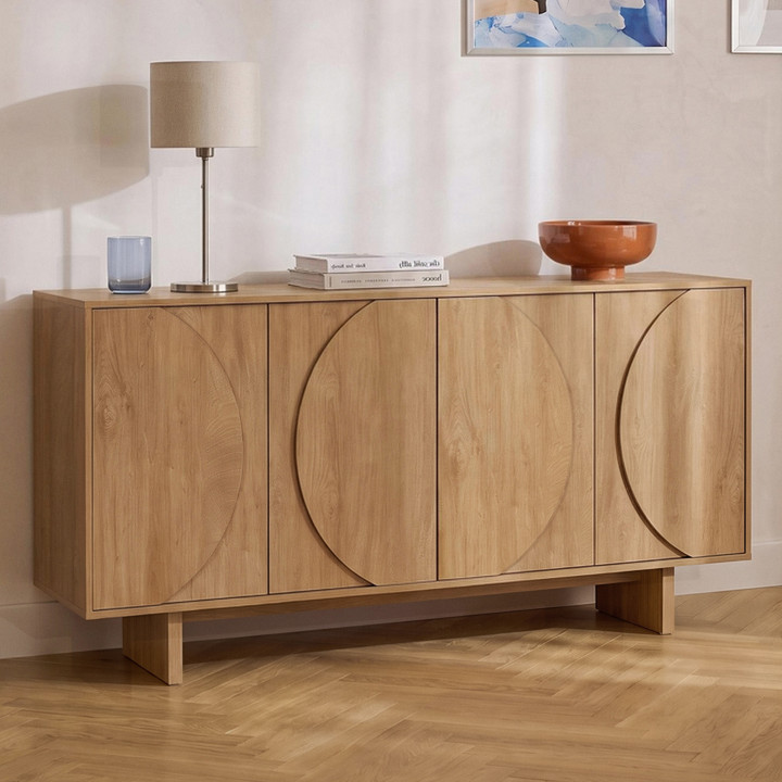 Credenza ARVIN da 160 cm a 4 ante con rilievi arrotondati in legno chiaro