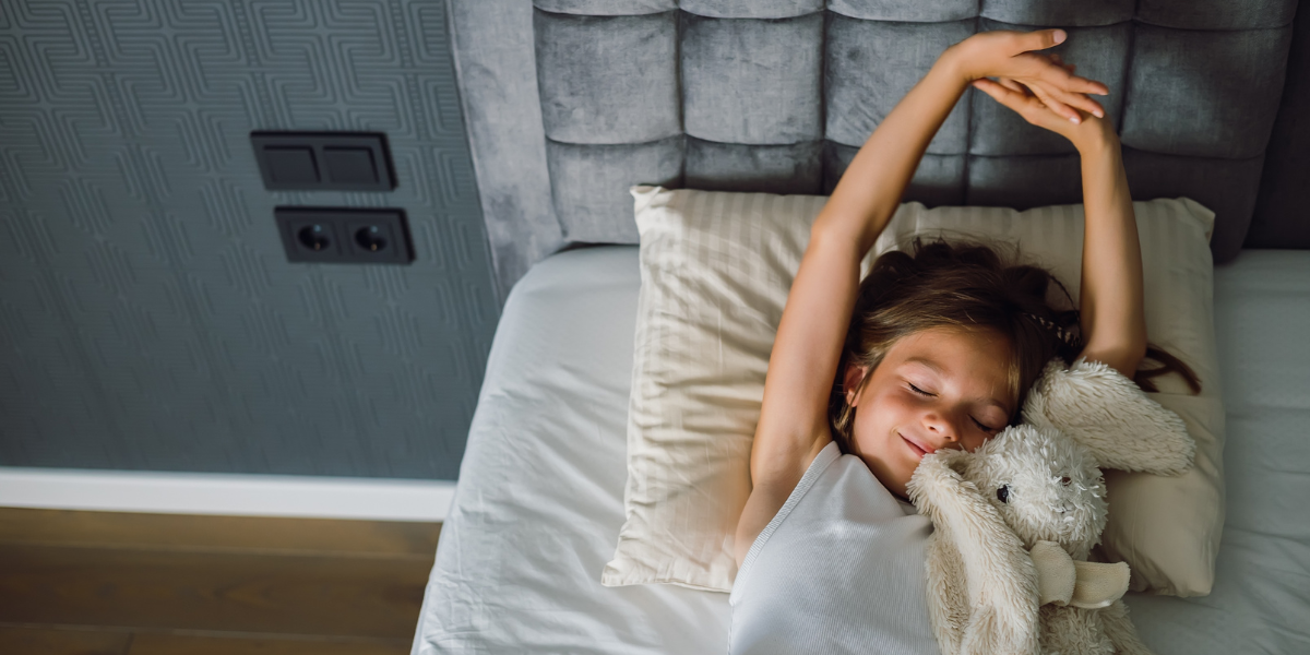 Hoe richt je het bed van je kind zo in dat het goed slaapt?